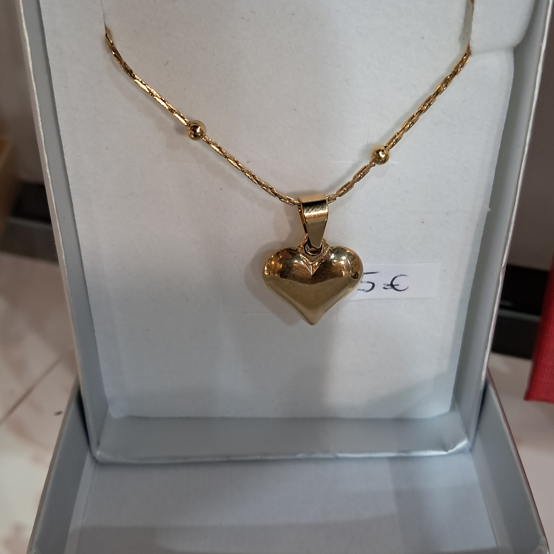 Colar em aço inoxidável dourado com coração  1