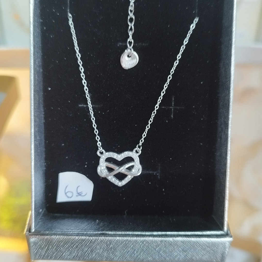 Fio prateado em aço inoxidável coração infinito 1