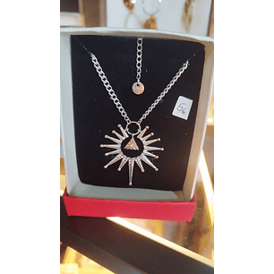 Colar prateado em aço inoxidável 