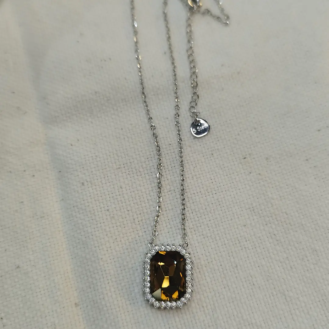 Fio prateado em aço inoxidável com pedra castanha 2