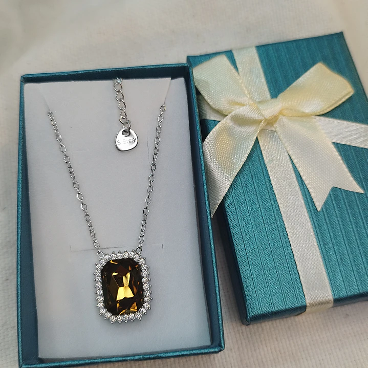 Fio prateado em aço inoxidável com pedra castanha 1