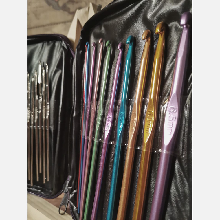 Set 22 crochet con estuche 2