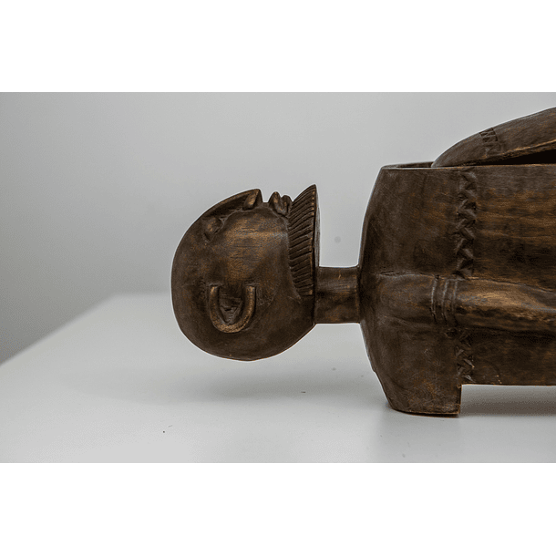 Caixa Esculpida com Figura de Nommo Dogon 2