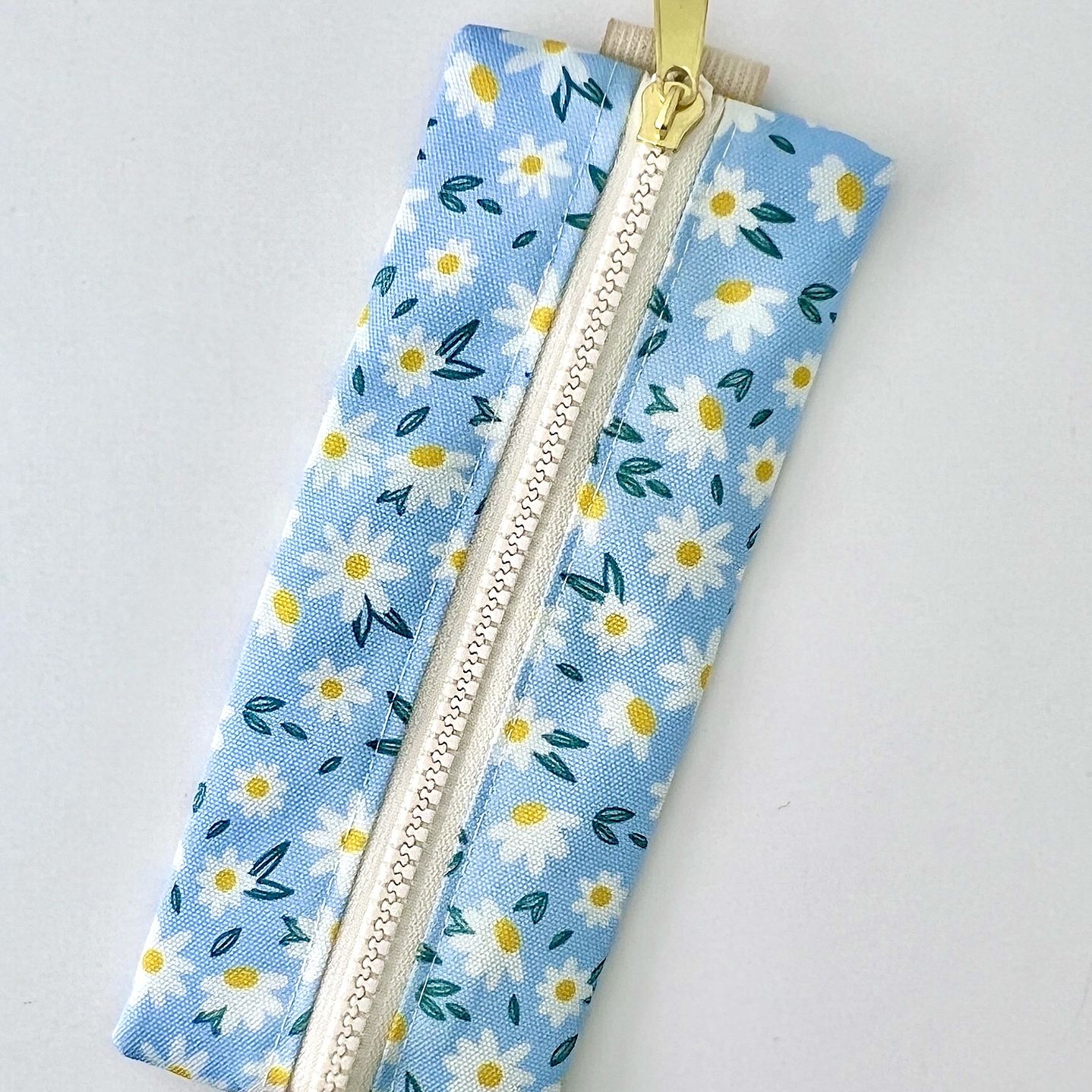 Estuche para agenda con elastico - Diseño flores manzanilla 4