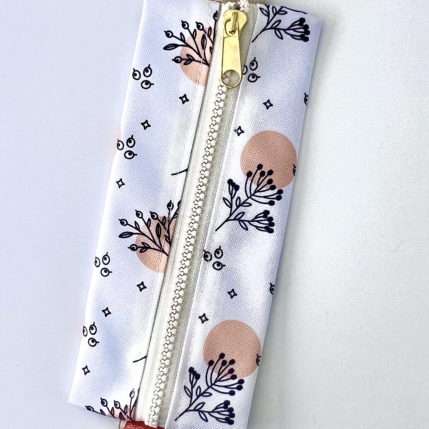 Estuche para agenda con elastico - Diseño blanclo flores 2