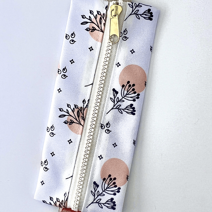 Estuche para agenda con elastico - Diseño blanclo flores 2