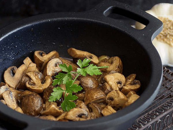 Champiñones al Ajillo