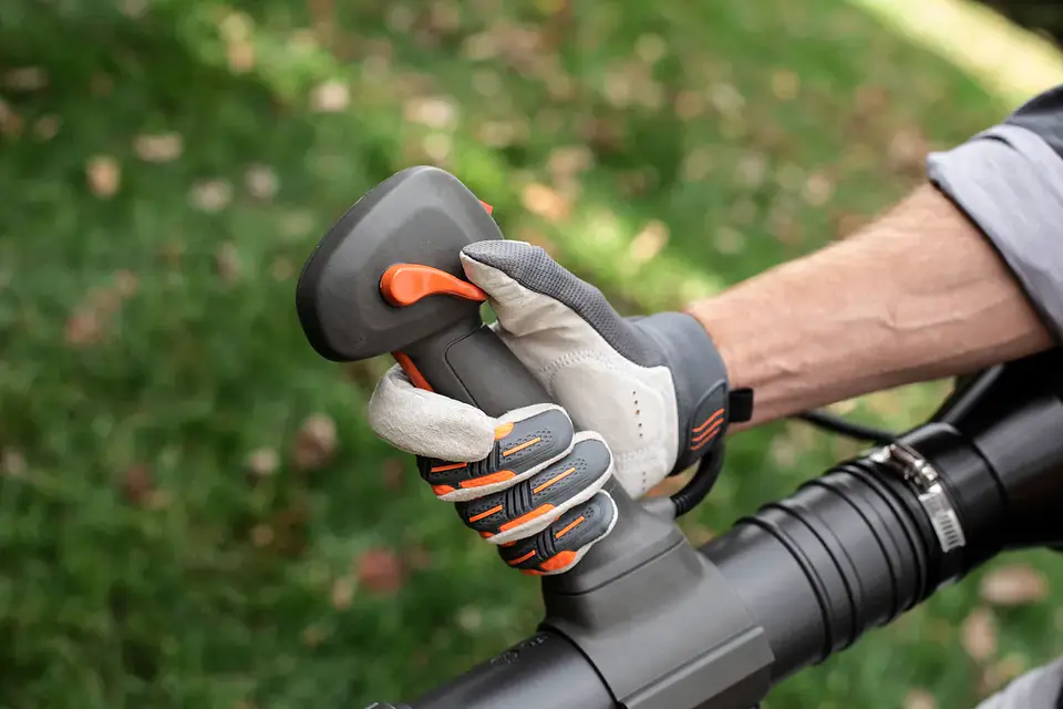 Sopladora de espalda Husqvarna 345BT 5