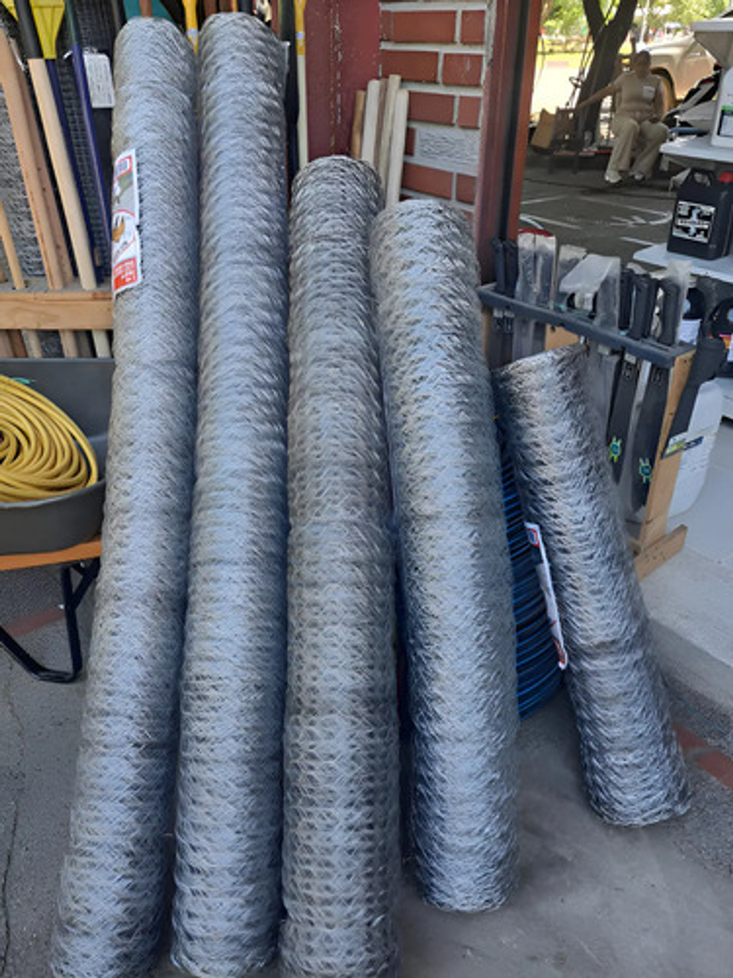 Malla Gallinero Galvanizada 0.9 X 1 1/4pu3.5cm X18 Mts Largo 5