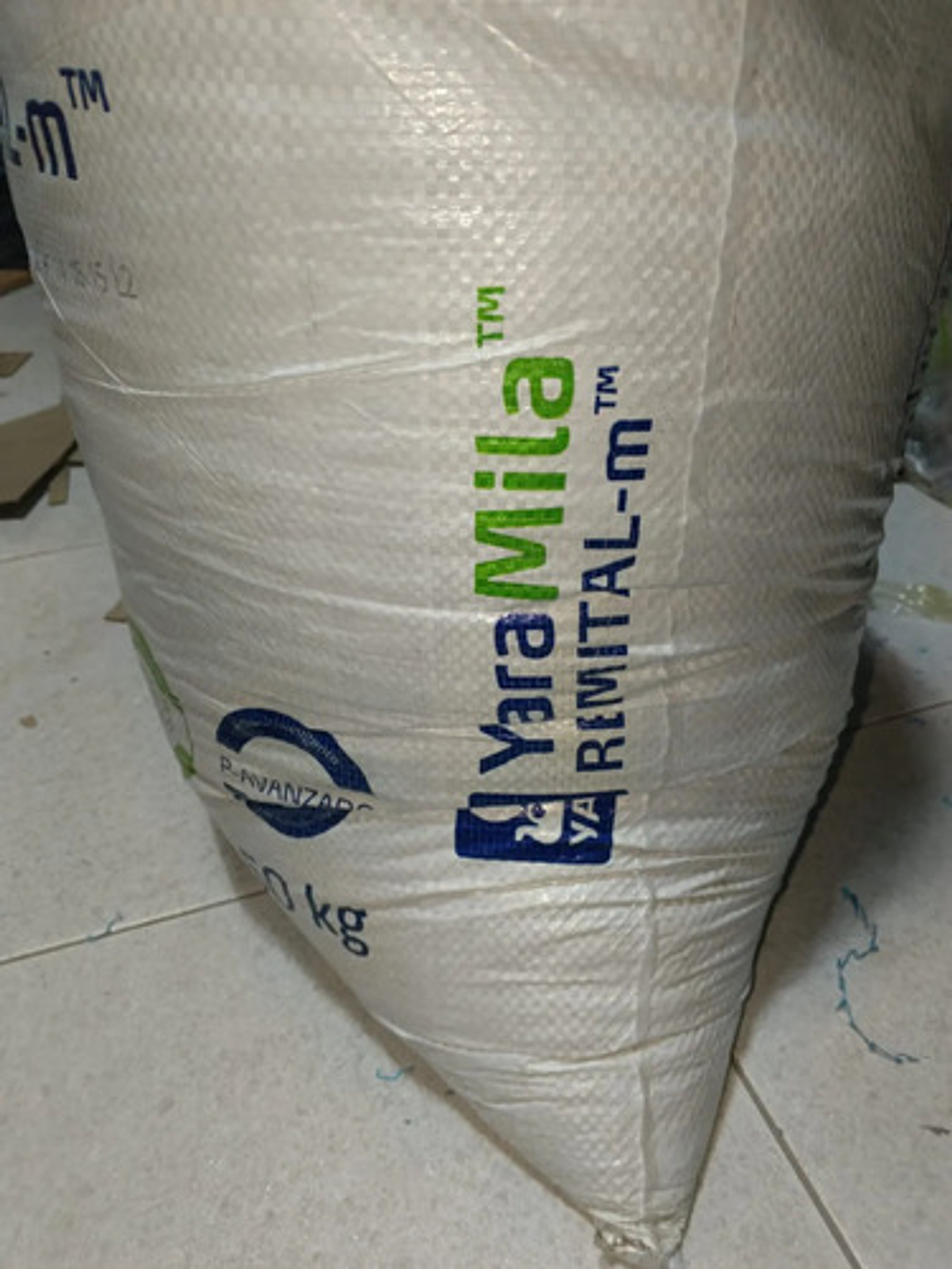 Fertilizante Producción Remital Yara 17-6-18-2 X 1 Kg Granel 7