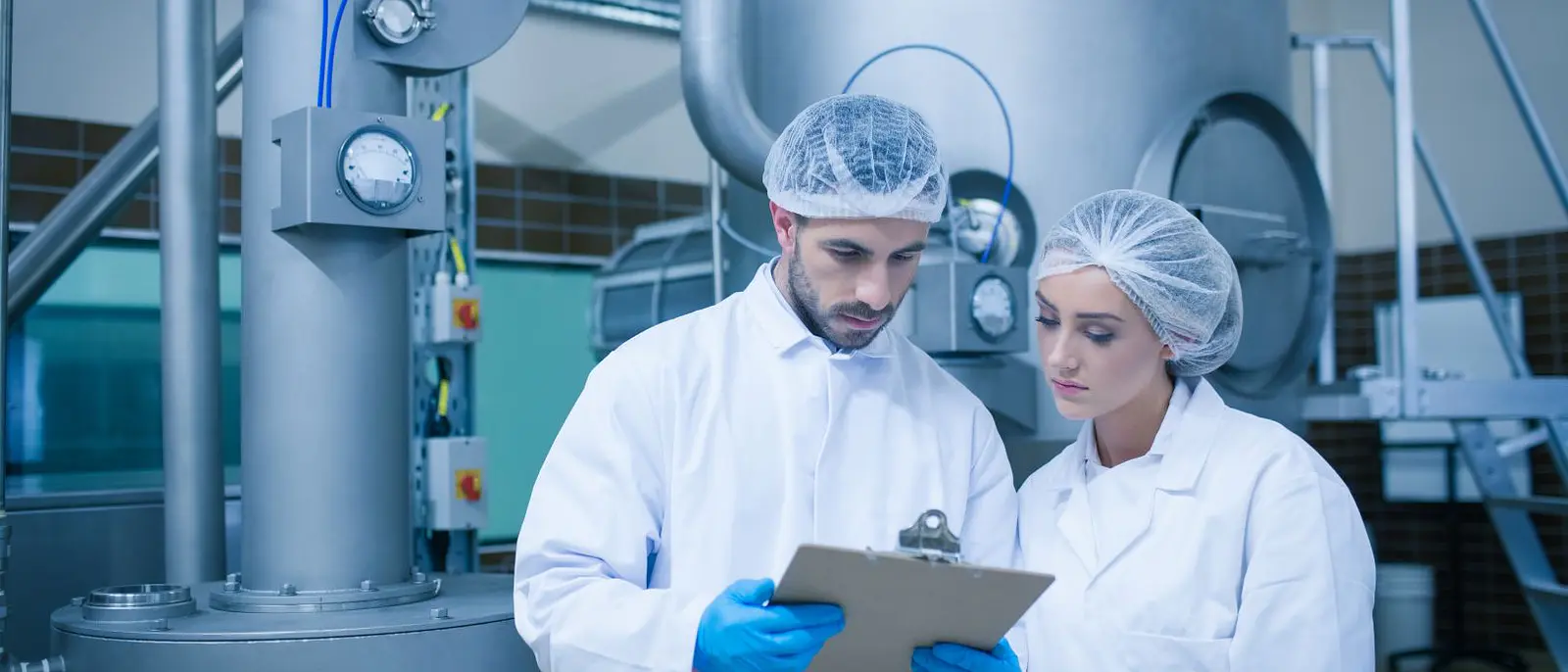 Chile está actualizando el Reglamento Sanitario de los Alimentos: qué cambia y por qué la ropa de trabajo sigue siendo clave