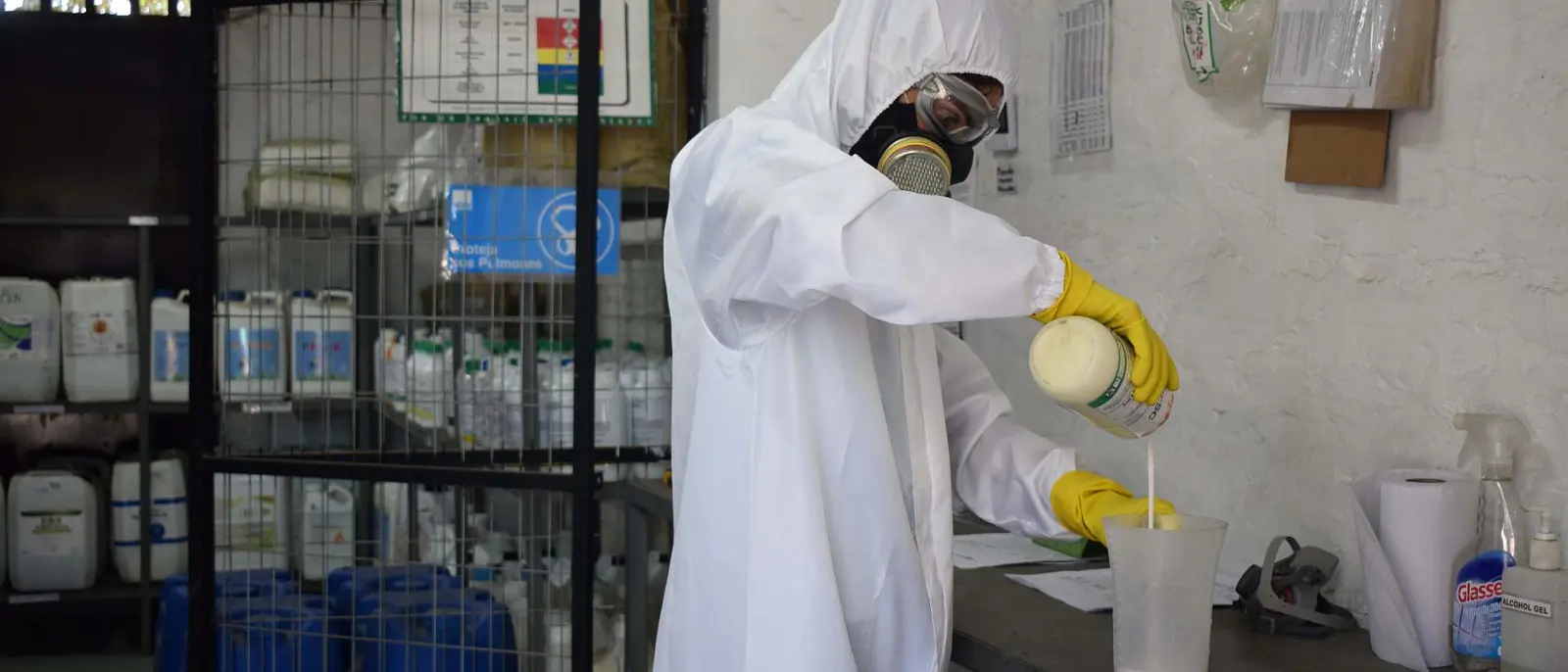 Buzo de Aplicación BBV Quimitex Pro Nivel C1: protección para quienes manipulan preparan y aplican agroquímicos a baja altura