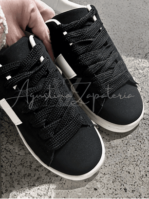 ZAPATILLA TIPO CAMPUS NEGRA
