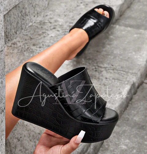 SANDALIA NEGRA PLATAFORMA 