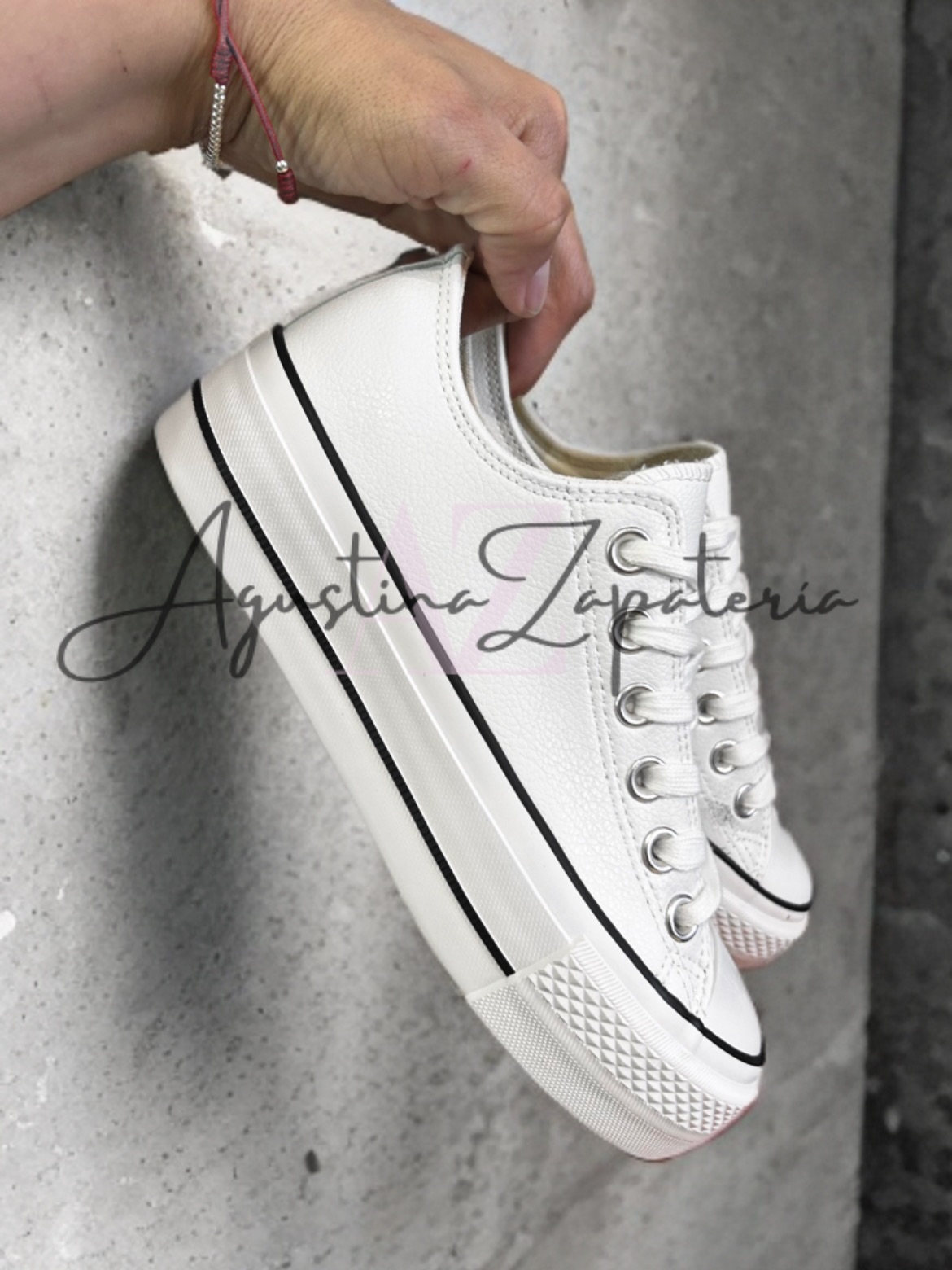 ZAPATILLA BLANCA ESTILO CHUCK TAYLOR PLATAFORMA 2