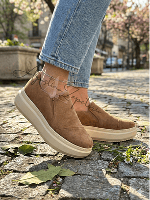 LOAFER SLIP ON CAMEL PLATAFORMA 