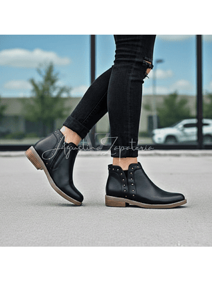 BOTIN CORTO NEGRO TACHAS