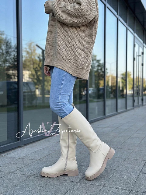 BOTA BEIGE ECOCUERO ENGOMADO