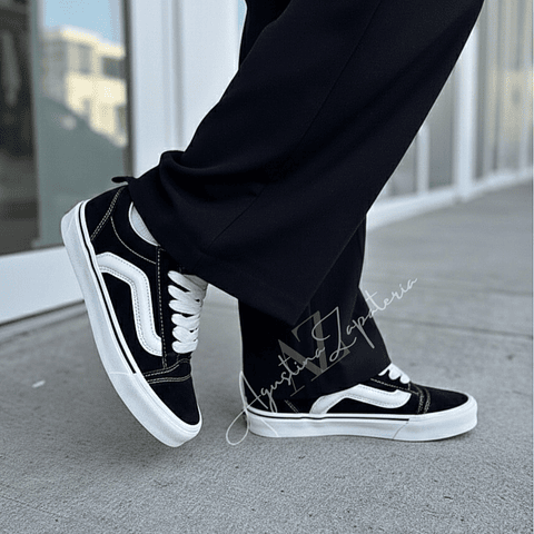 ZAPATILLA NEGRA KNU SKOOL
