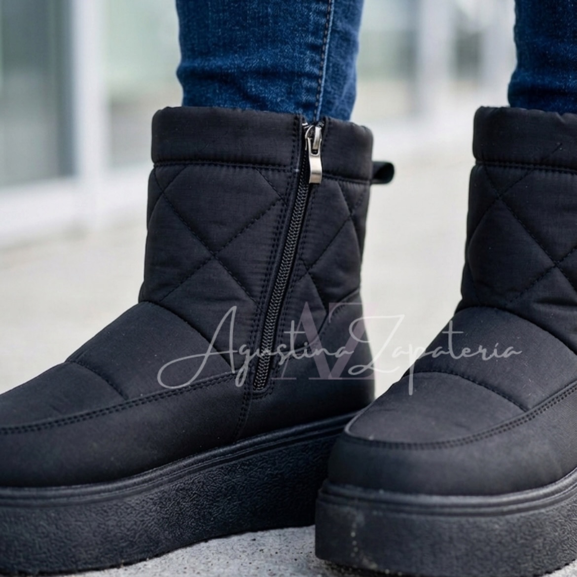 BOTIN IMPERMEABLE NEGRO  2