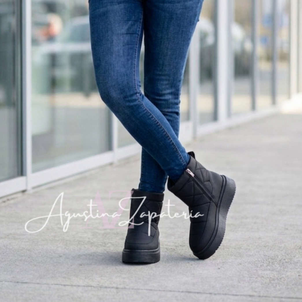 BOTIN IMPERMEABLE NEGRO  3