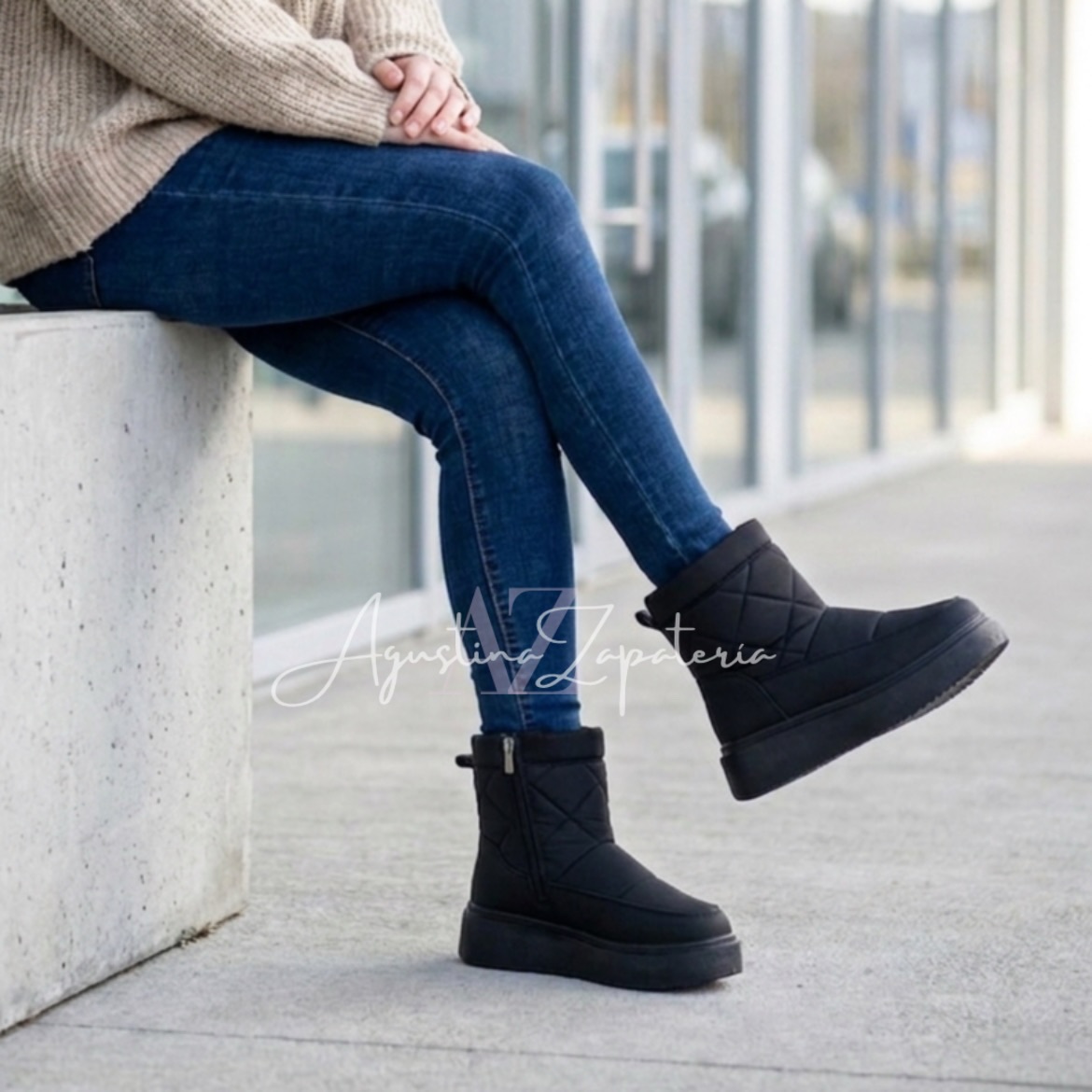 BOTIN IMPERMEABLE NEGRO  4