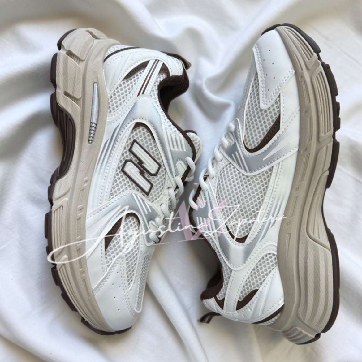 ZAPATILLA BLANCA/CAFE ESTILO NEW 2