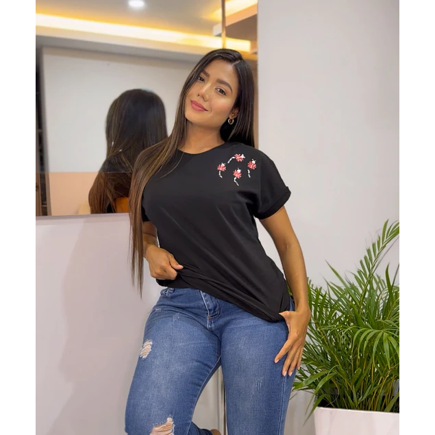 camiseta manga rangla bordada