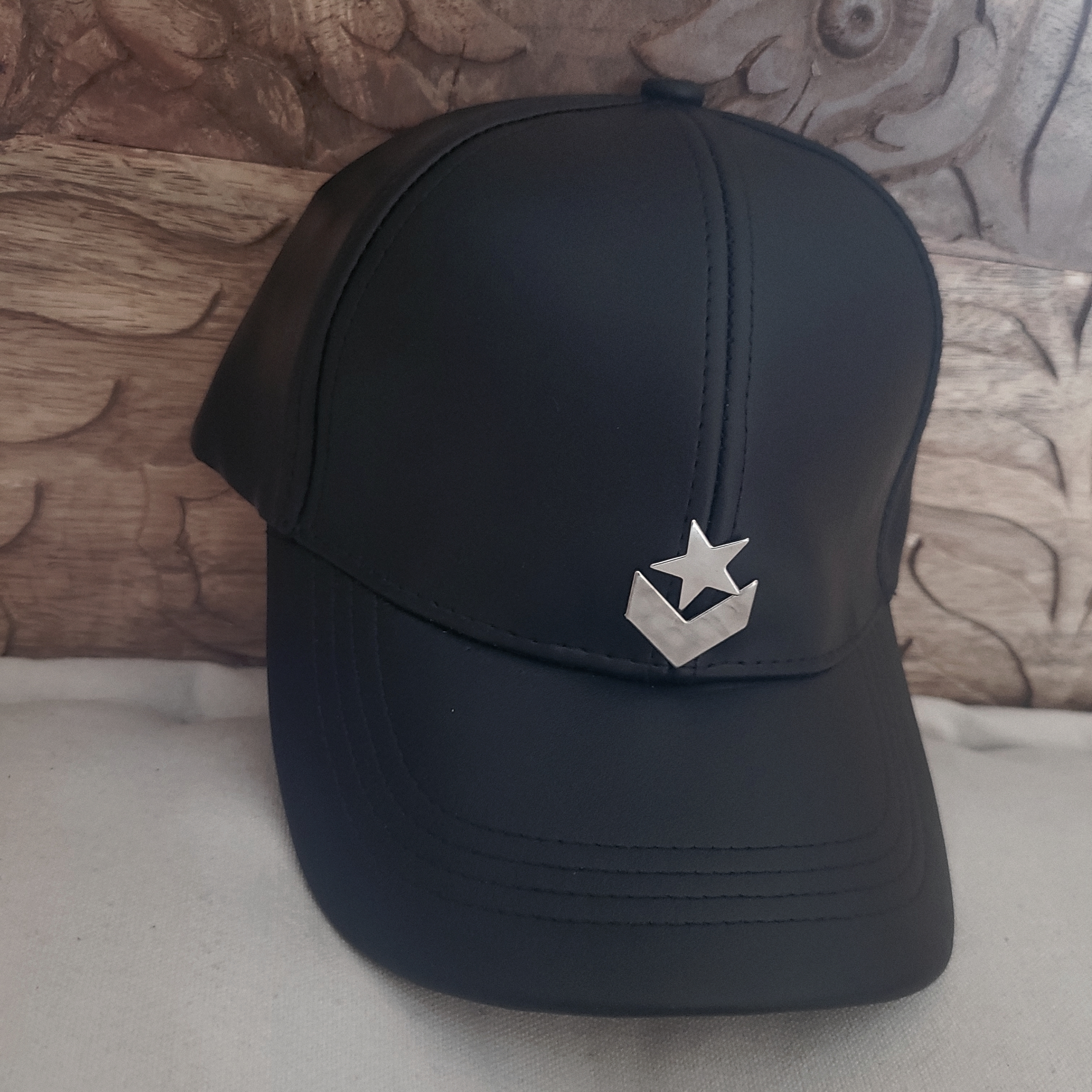 Cap leather estrella