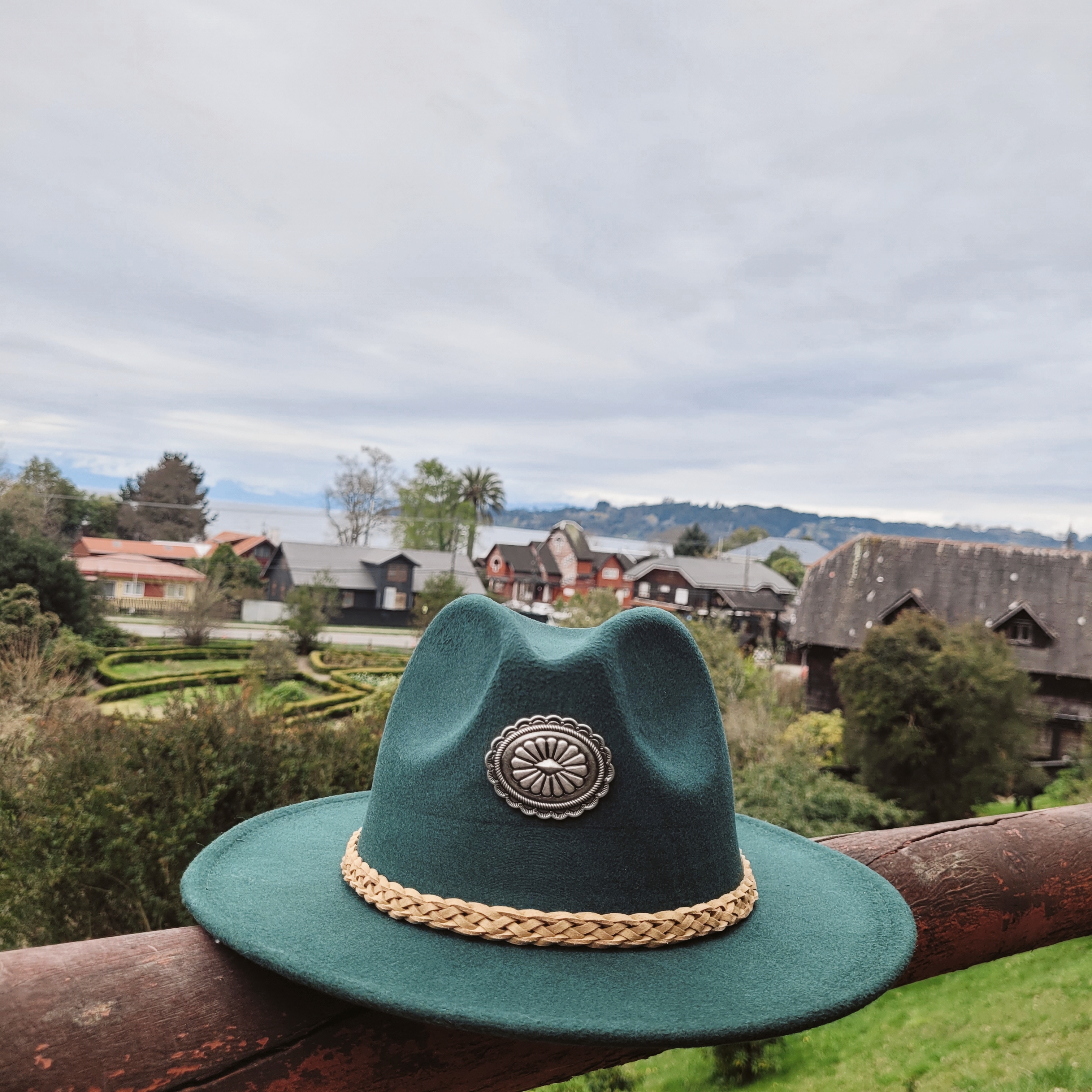 Sombrero verde esmeralda 