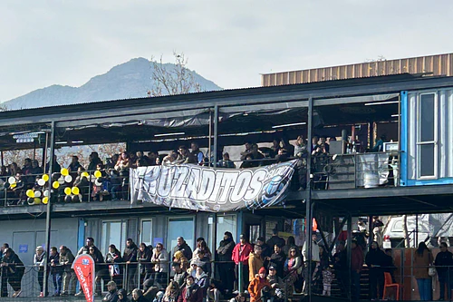 MEGÁFONO PARA GRITARLE AL SANTI
