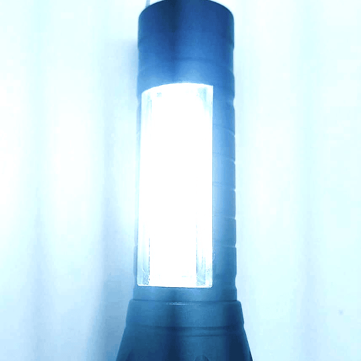 Linterna LED USB Recargable Multifunción  Compacta, Potente y Resistente al Agua 4