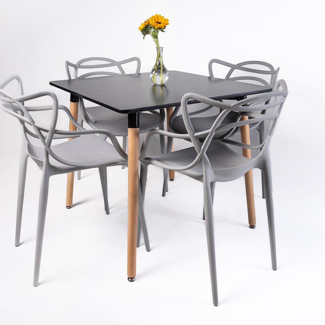 Comedor Venezuela (Mesa Cuadrada negra + 4 sillas Master) 2