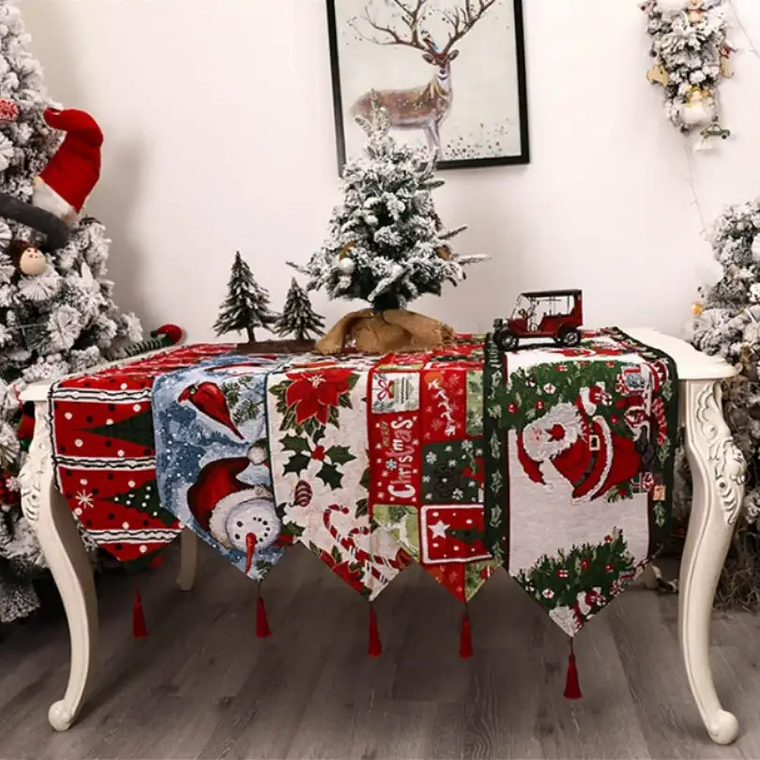 Cento de mesa caminito navideño 180x35 Cm 3