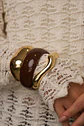 Brazalete Rígido Ancho de Rodio Dorado con Bisagra - Miniatura 2