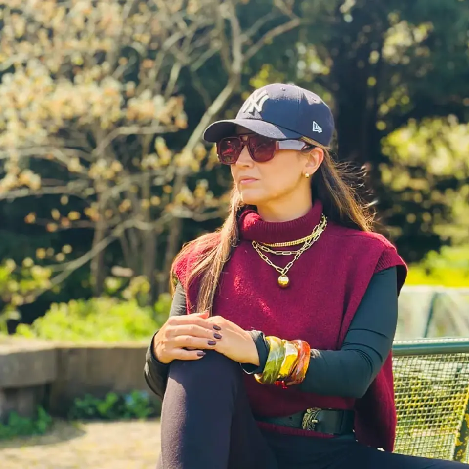 Set de Joyería en Rodio: Collar de 3 Cadenas con Dije Balín Grande y Topos 1
