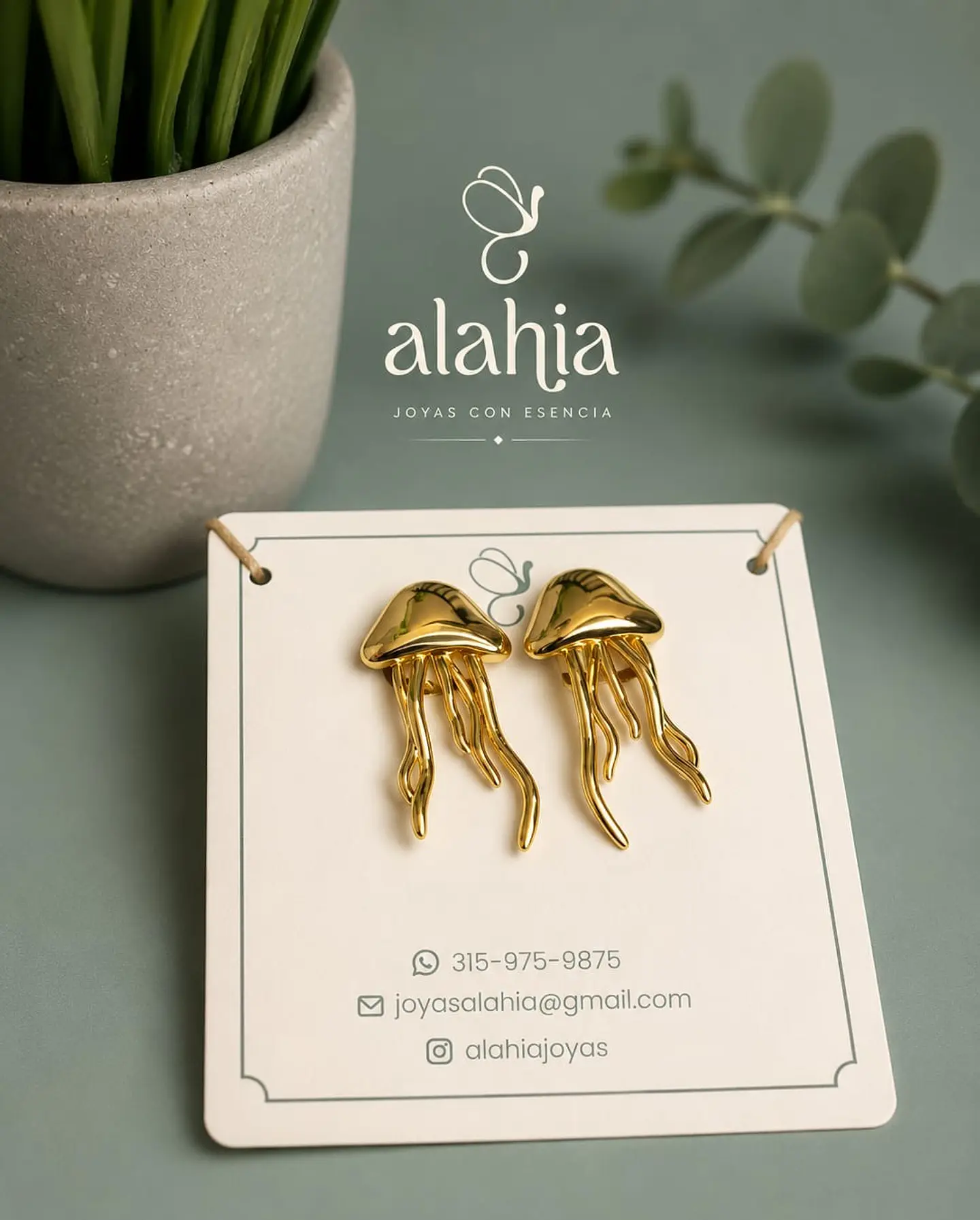 Aretes de Rodio en Forma de Medusa Dorada 2