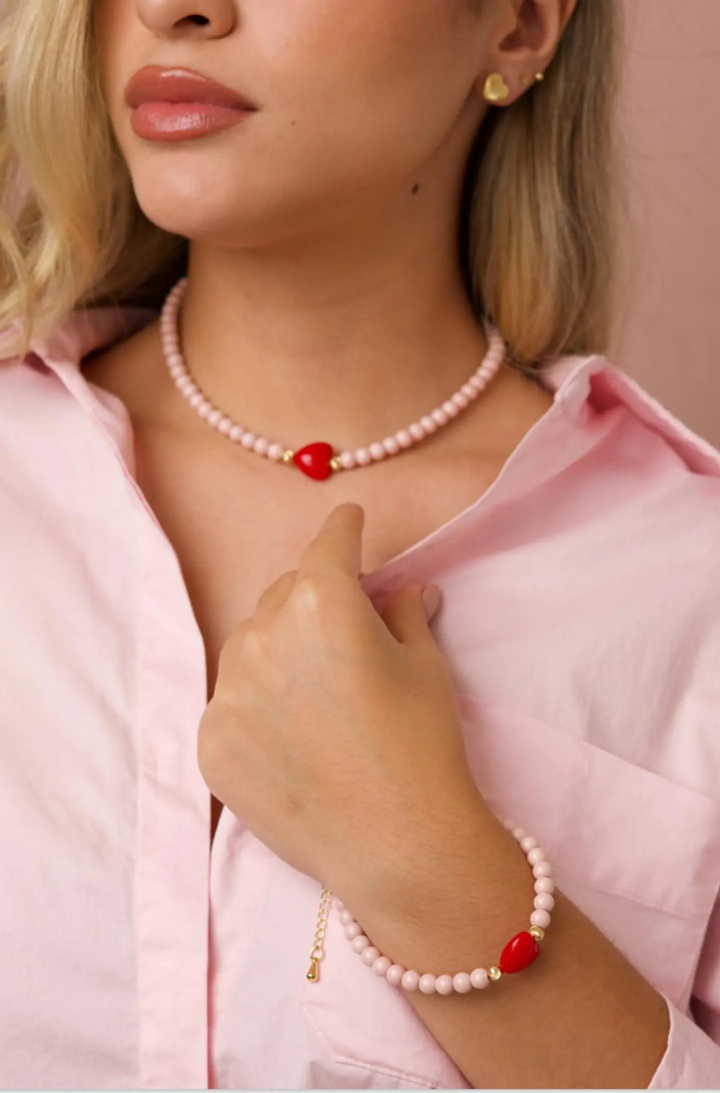 Collar de Perlas Rosadas con Dije de Corazón Rojo 1