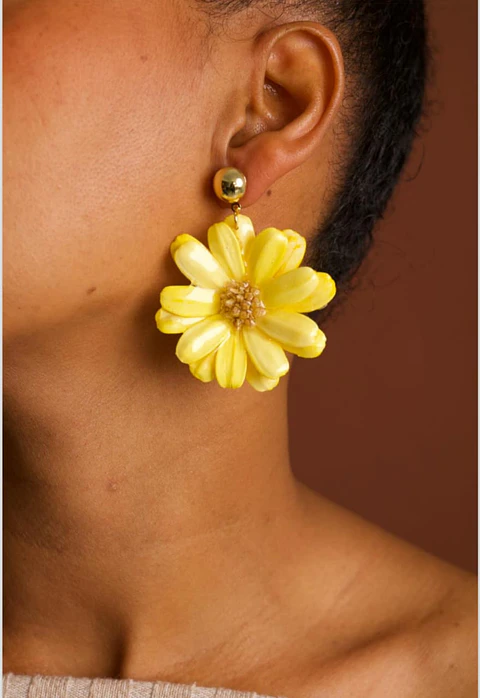 Arete en forma de margarita 