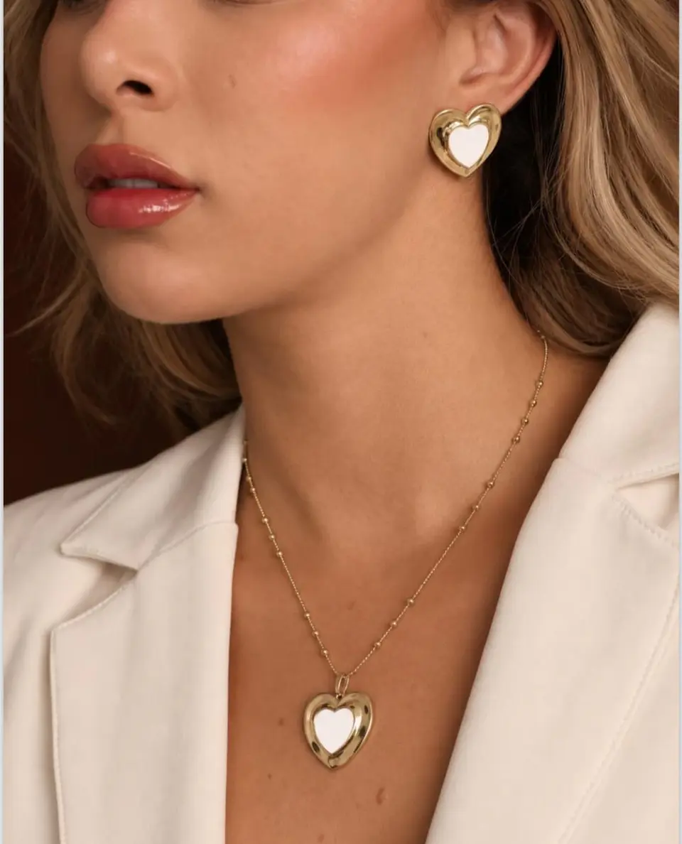 Collar en rodio con dije en forma de Corazón 1