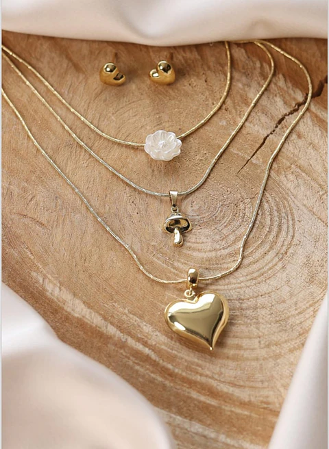 Collar en rodio, conjunto de 3 cadenas. 