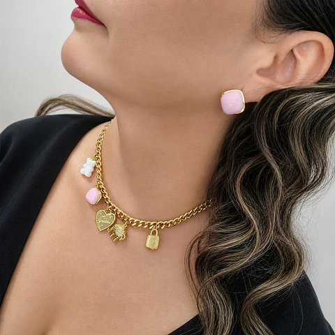Collar en rodio tipo choker. 