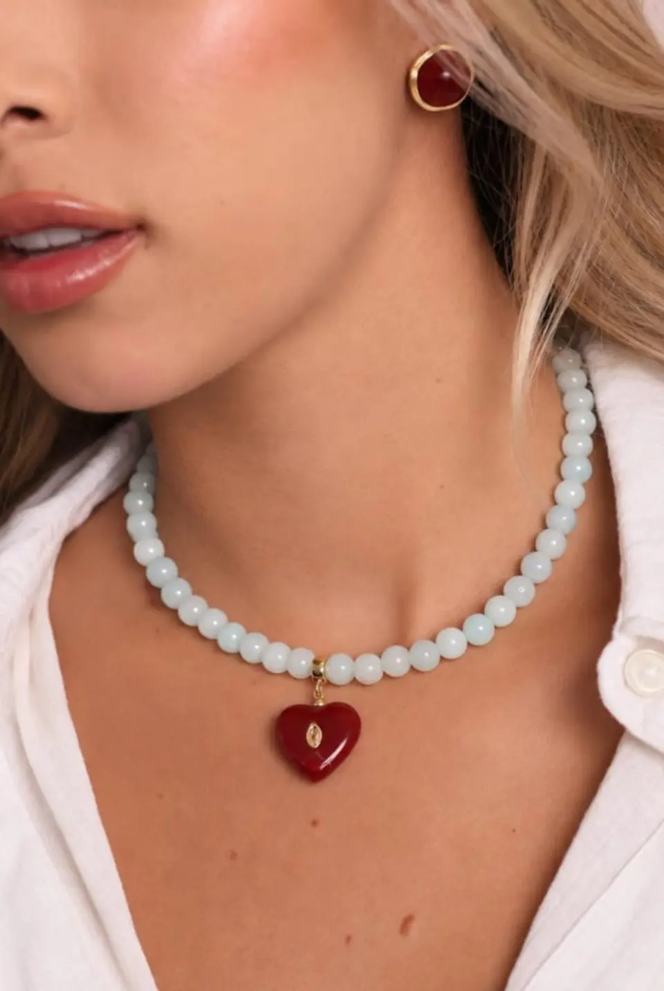 Collar en piedra color turquesa.  1