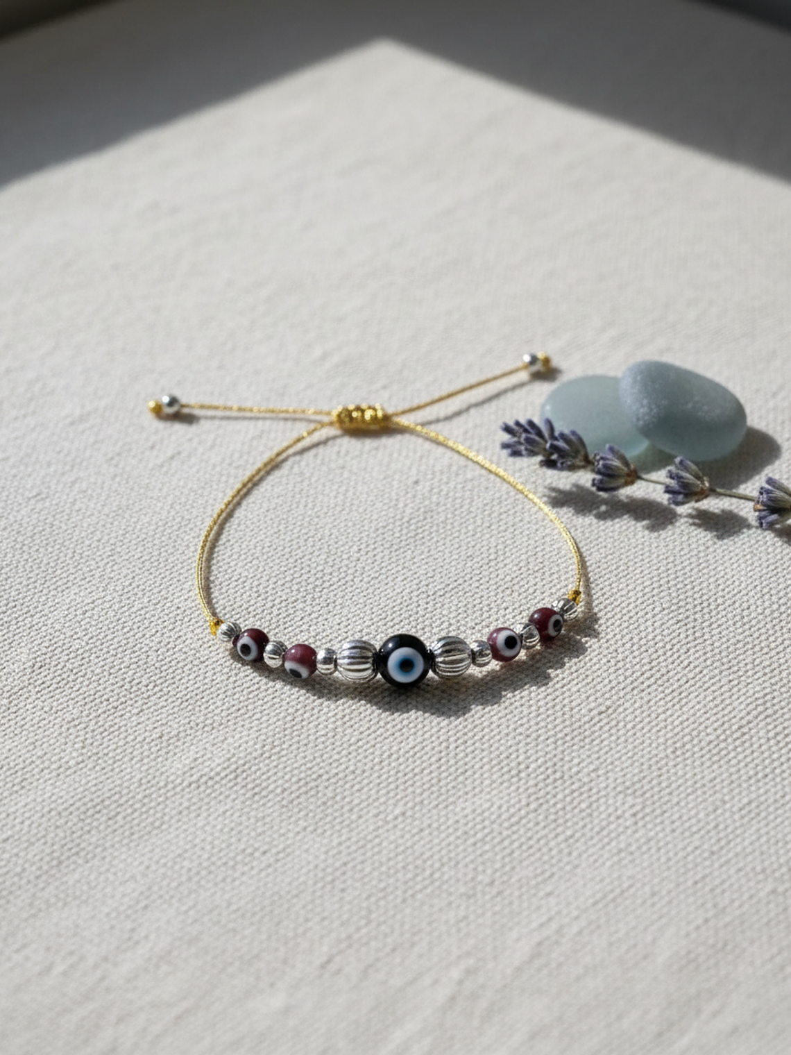 Amuleto de Protección y Elegancia para Mujer 1