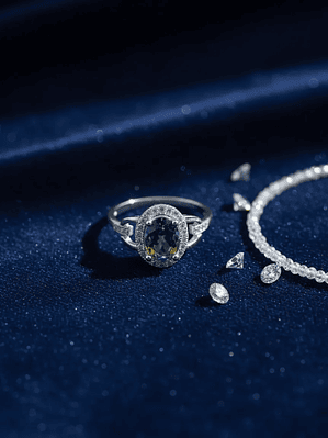 Precioso y Único Anillo Ovalado Con Topacio Místico Plateado