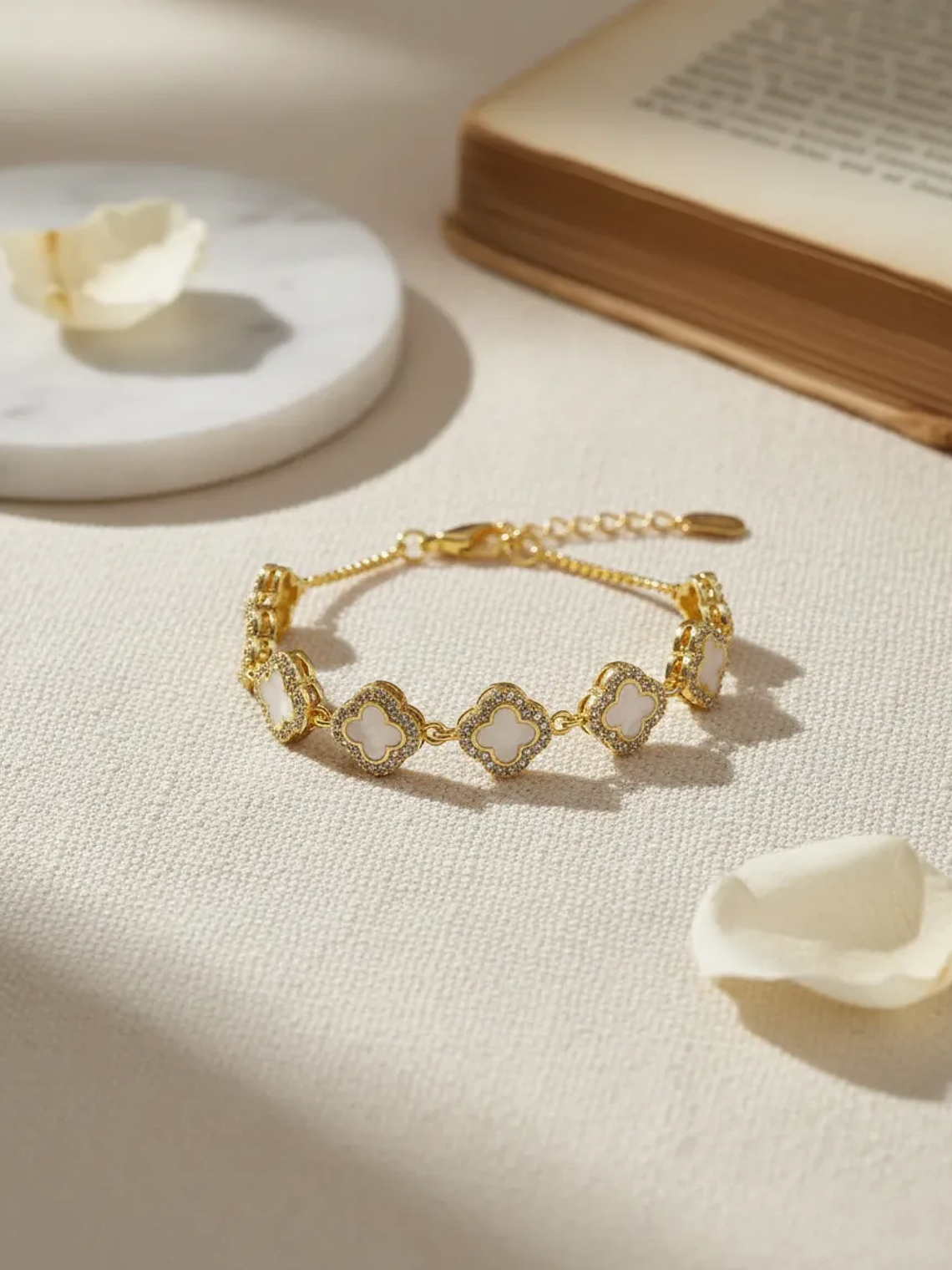 Pulsera Estilo Van Cleef Dorada 1