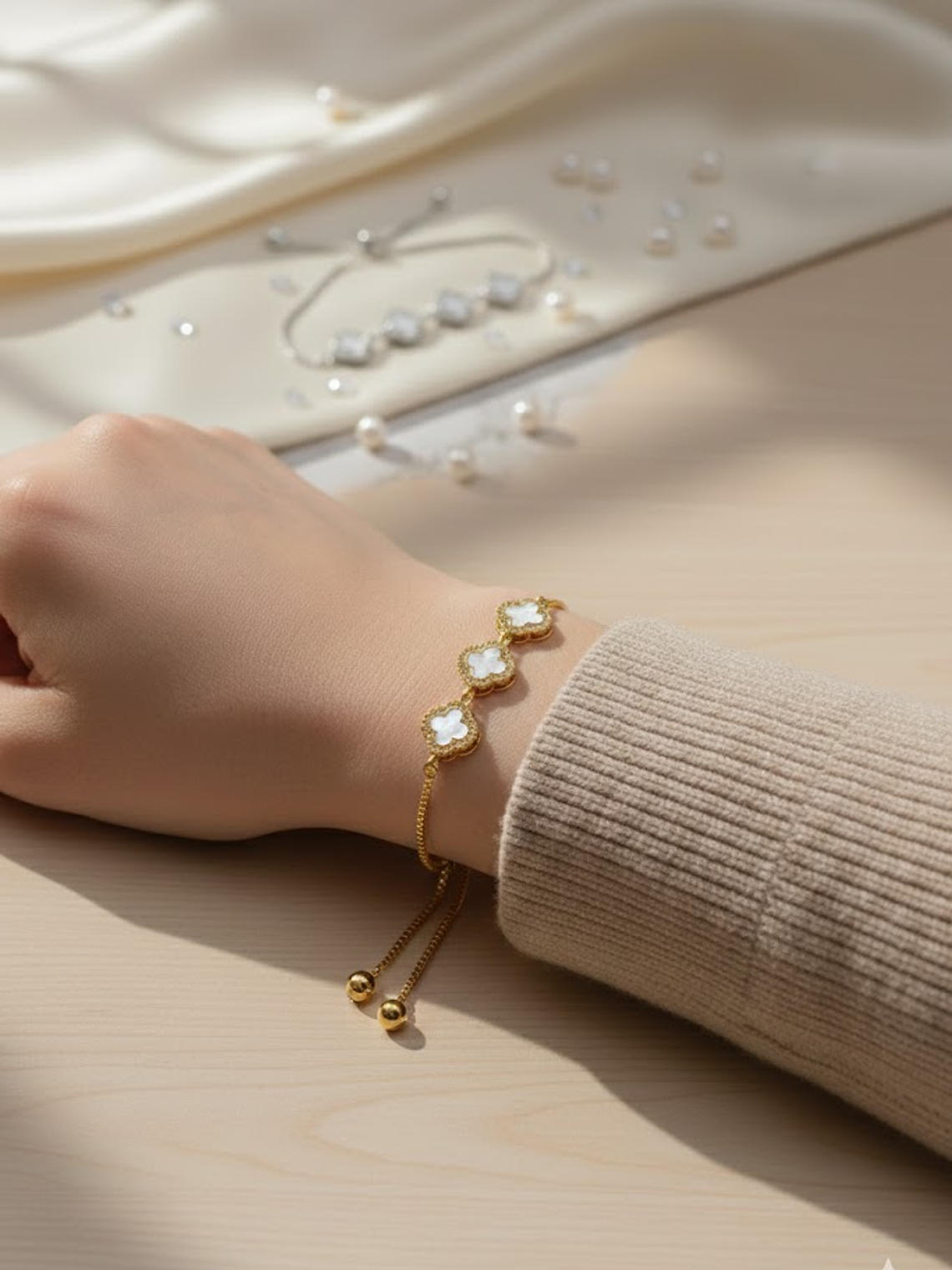 Pulsera Estilo Van Cleef Dorada 2