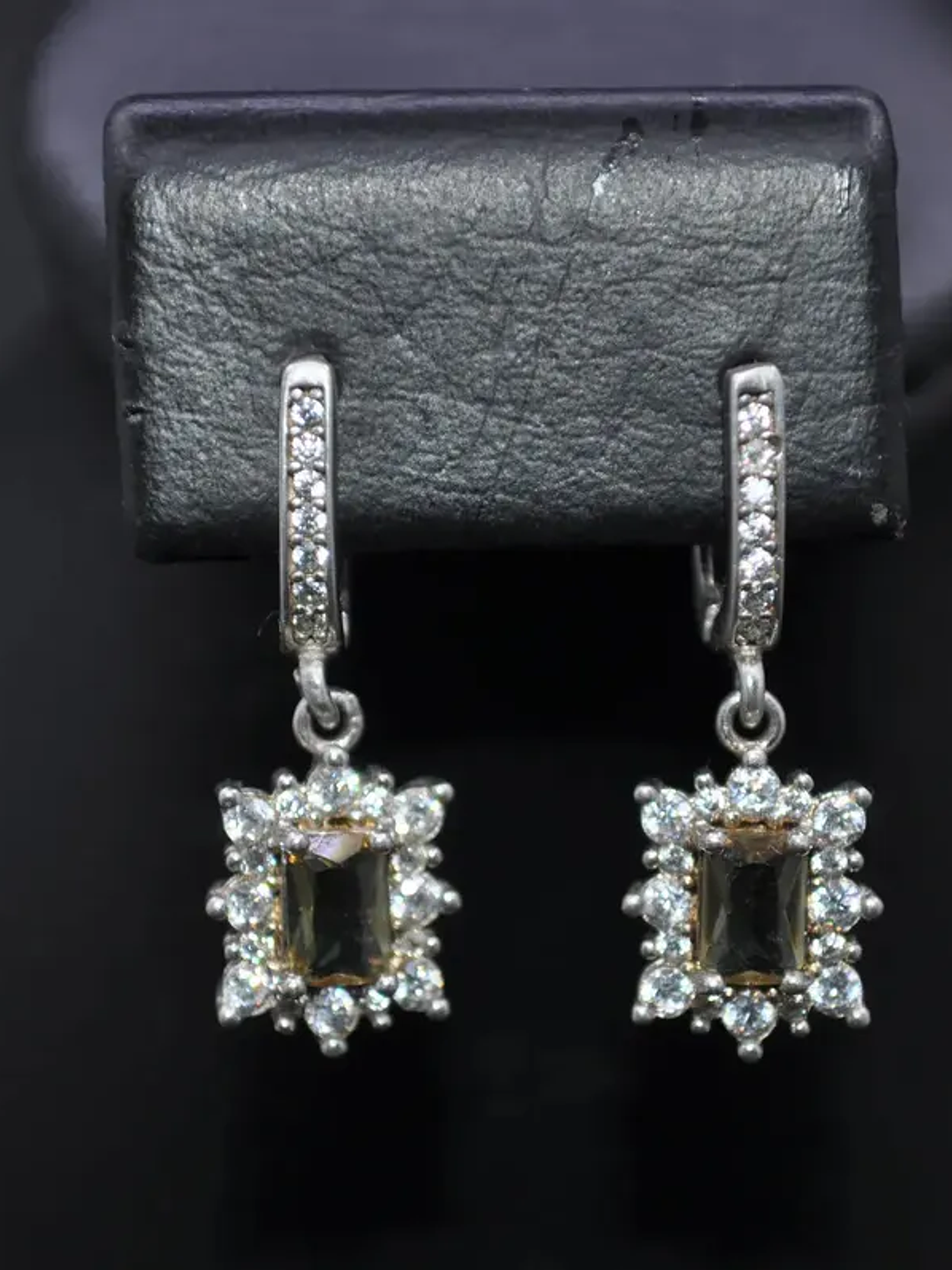 Aretes Con Piedra Rectangular Sultanita  2