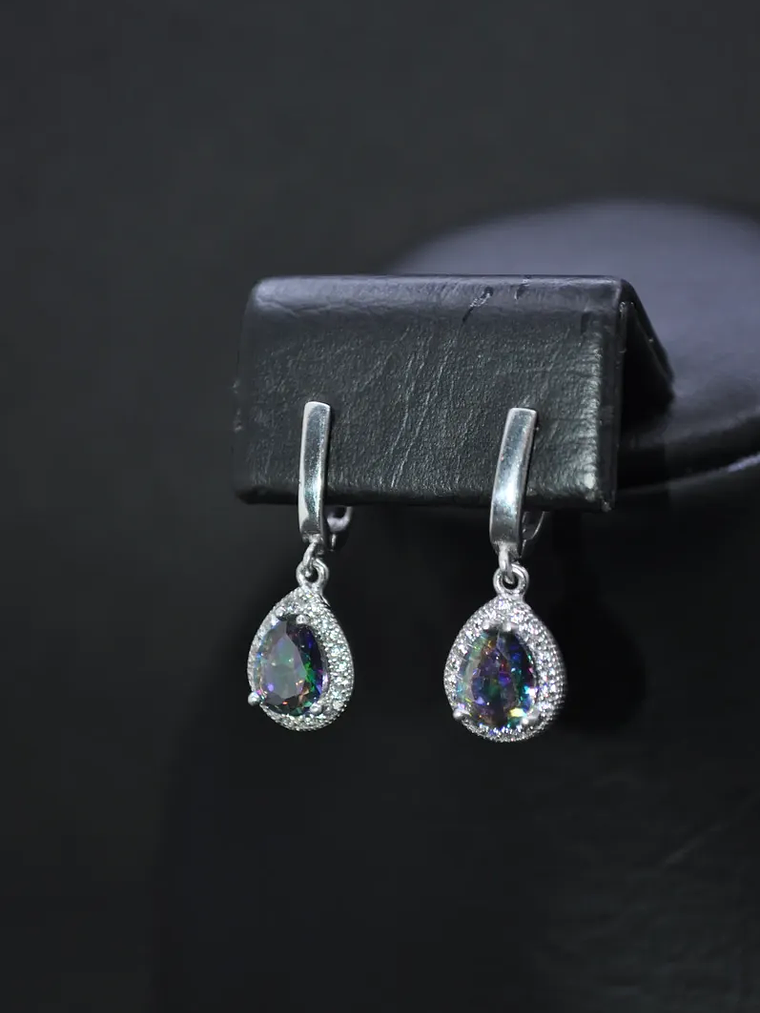 Aretes Forma Gota Con Piedra Topacio Místico Y Circones Plateado 3