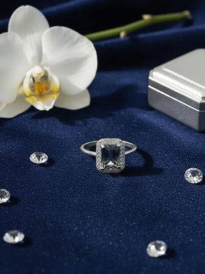 Anillo Rectangular Con Topacio Místico Y Circones